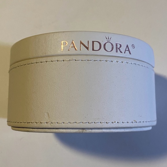 Pandora faux leather jewelry case GUC, might be a retired model 4 1/2”x 2 1/2” - Picture 10 of 12